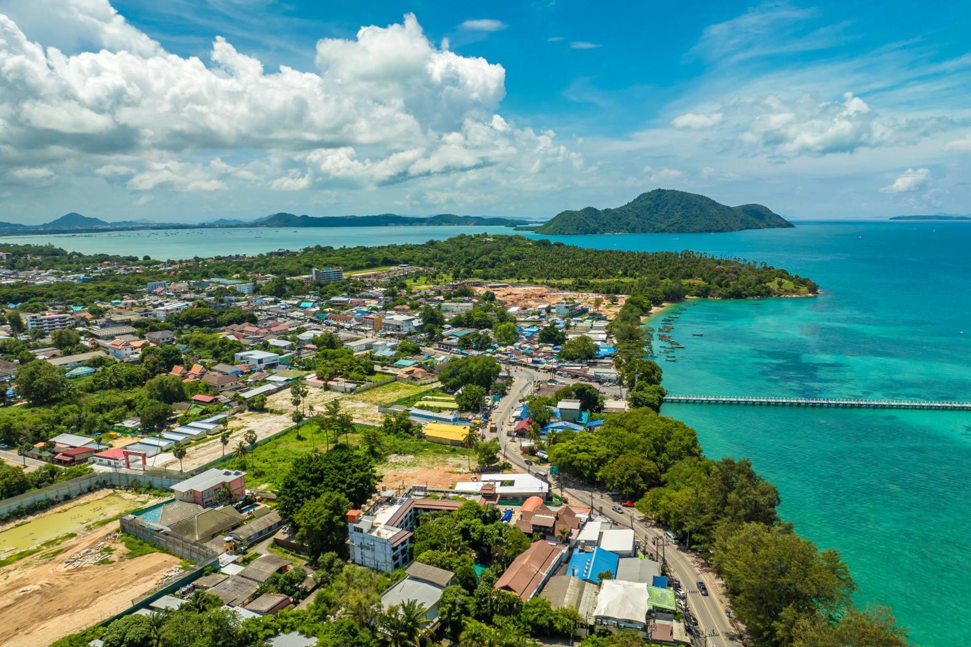 Phuket Meet Holiday Hotel 普吉岛相遇花园度假酒店 Rawai Exterior photo